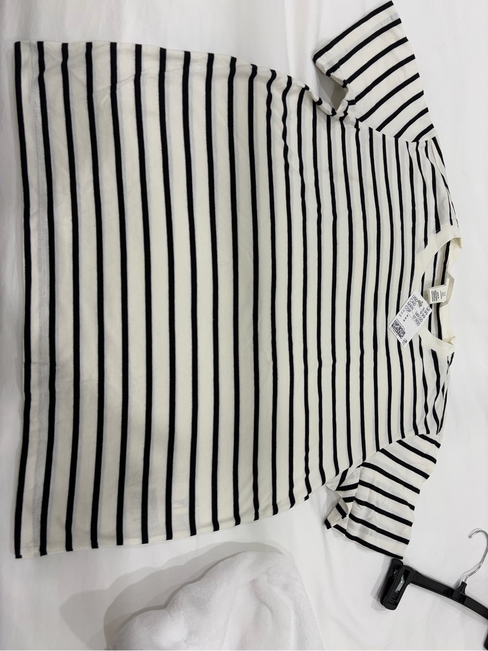 H&M White and Black Striped Short-Sleeve Tee